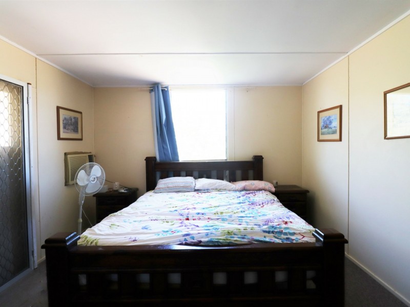 36 Coronation Street, Injune QLD 4454
