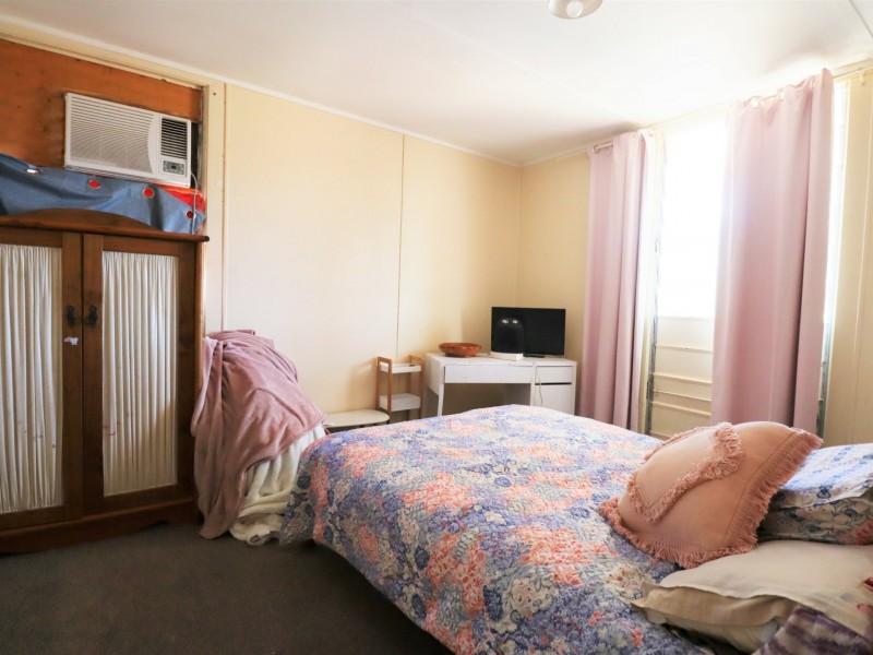 36 Coronation Street, Injune QLD 4454