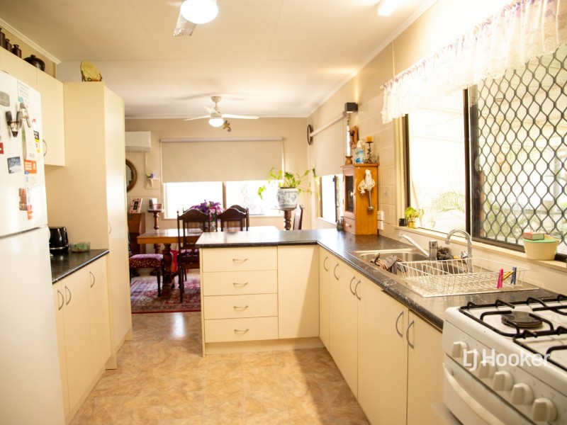 16 Howard Street, Roma QLD 4455