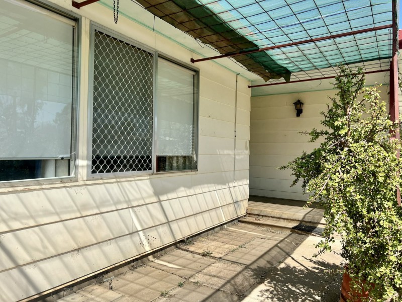 1 Crawford Street, Roma QLD 4455