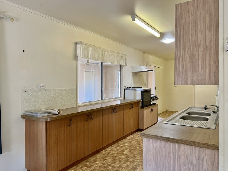 1 Crawford Street, Roma QLD 4455