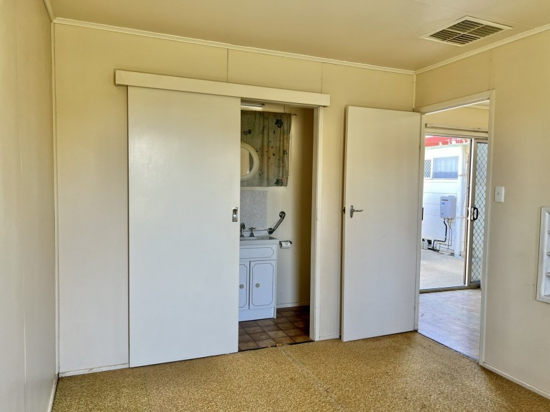 1 Crawford Street, Roma QLD 4455