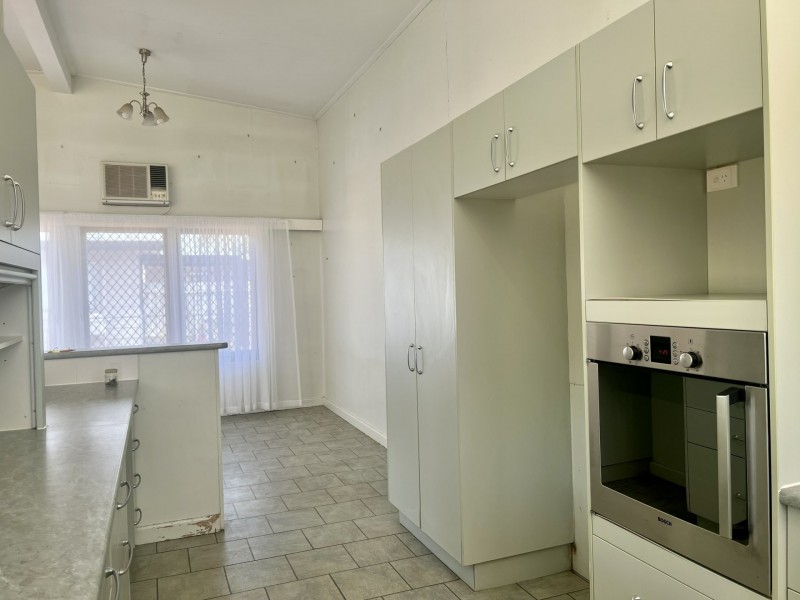 32-34 Miscamble Street, Roma QLD 4455