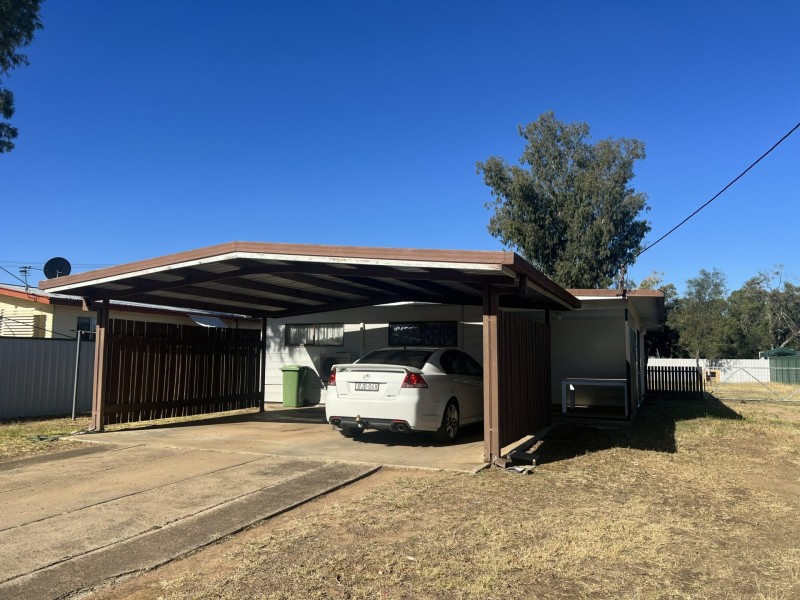 1/4 Wright Street, Roma QLD 4455