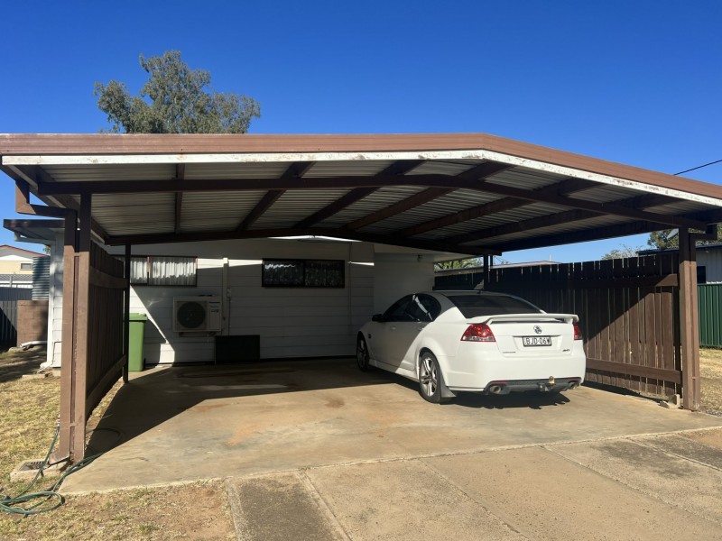 1/4 Wright Street, Roma QLD 4455
