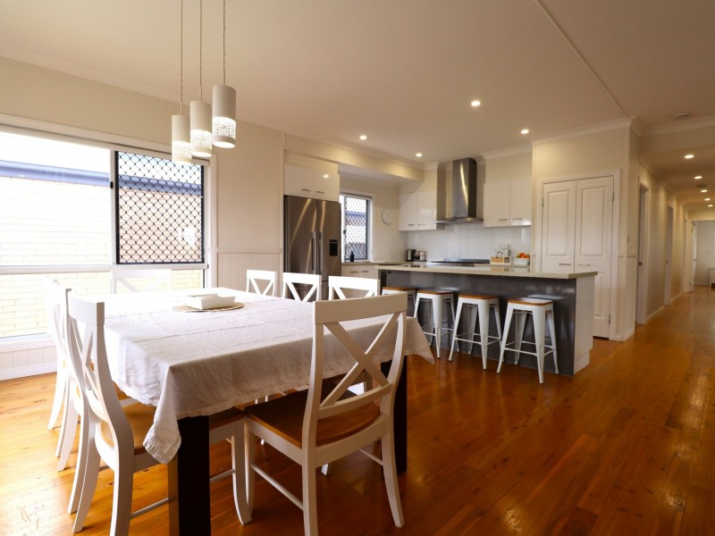 242 Upper McDowall Street, Roma QLD 4455