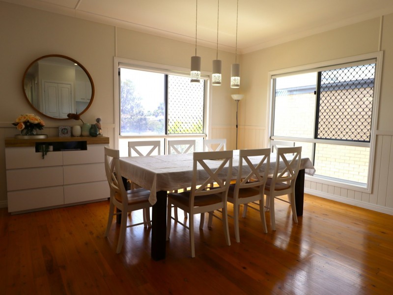 242 Upper McDowall Street, Roma QLD 4455