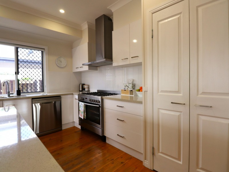 242 Upper McDowall Street, Roma QLD 4455