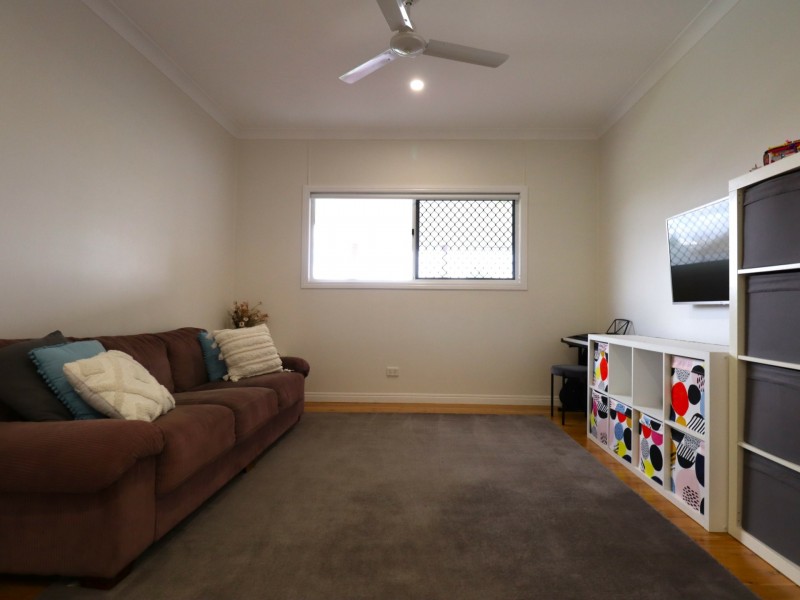 242 Upper McDowall Street, Roma QLD 4455