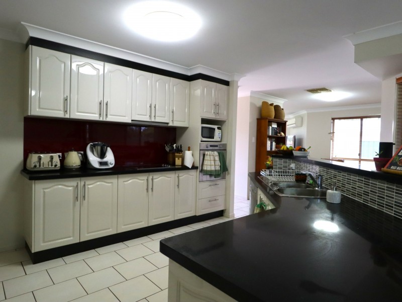 6 Allen Street, Roma QLD 4455