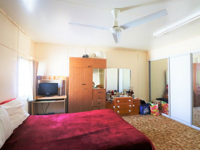 4 – 10 Station Street, Injune QLD 4454