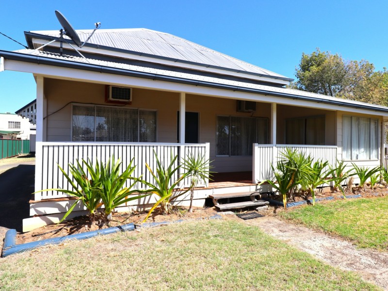 19 Lewis Street, Roma QLD 4455