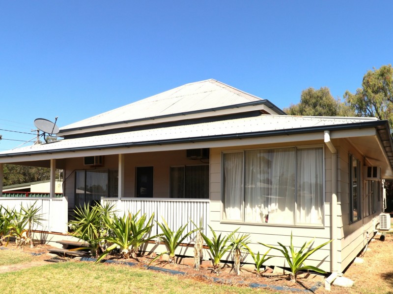 19 Lewis Street, Roma QLD 4455