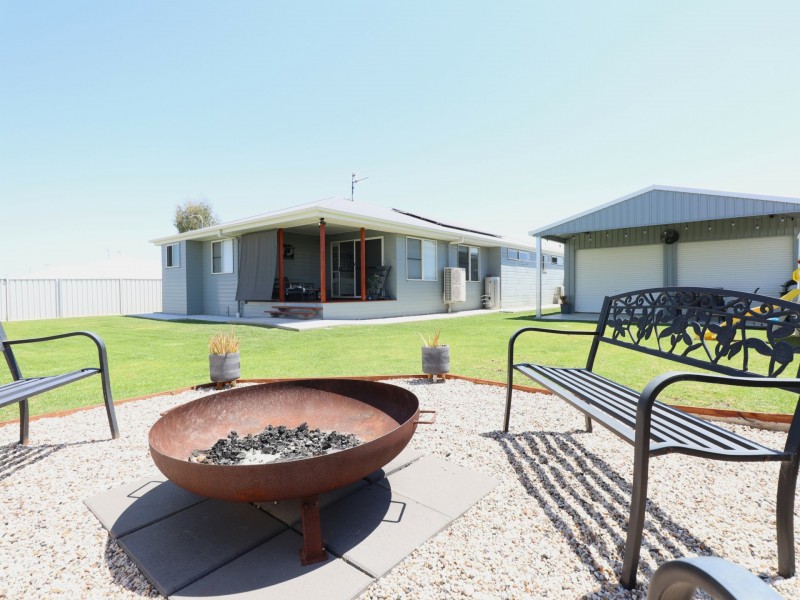 12 Wheeler Drive, Roma QLD 4455