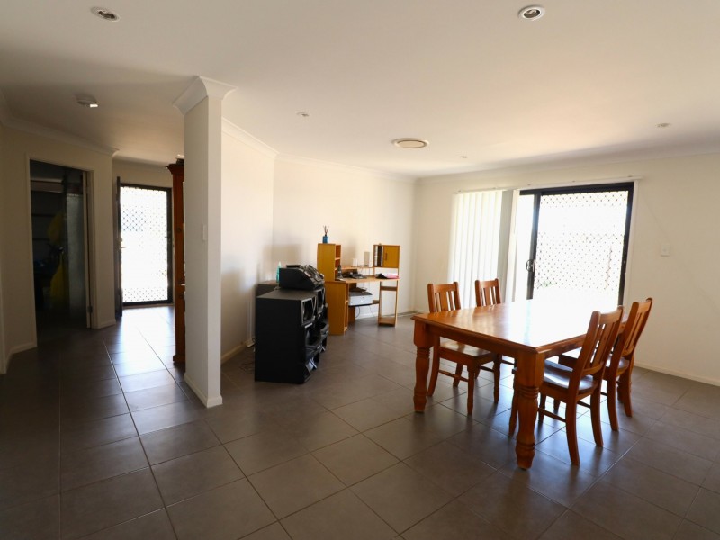 6 Beetson Drive, Roma QLD 4455