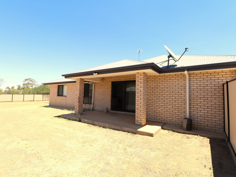 6 Beetson Drive, Roma QLD 4455