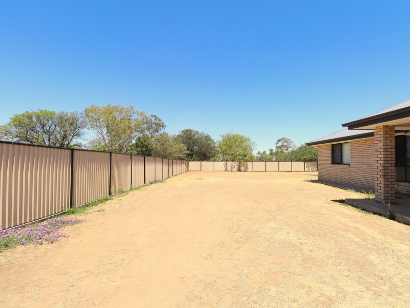 6 Beetson Drive, Roma QLD 4455
