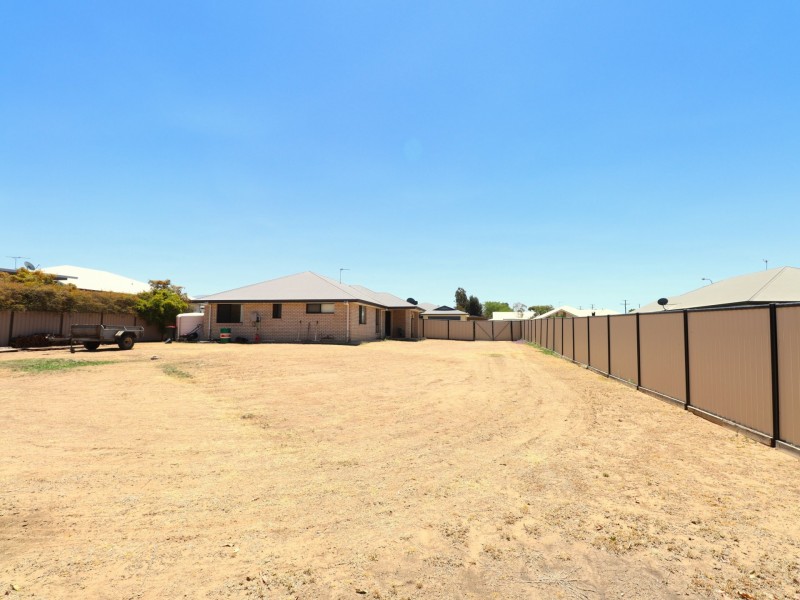6 Beetson Drive, Roma QLD 4455