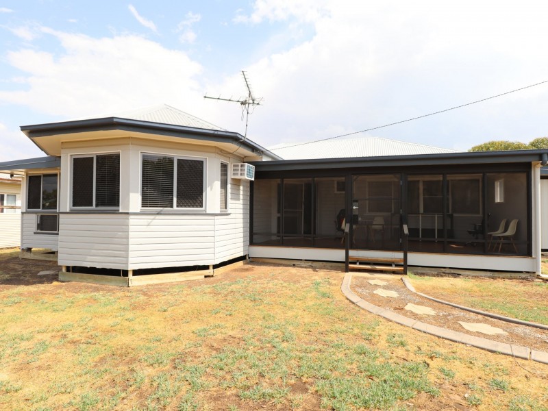 38 Twine Street, Roma QLD 4455