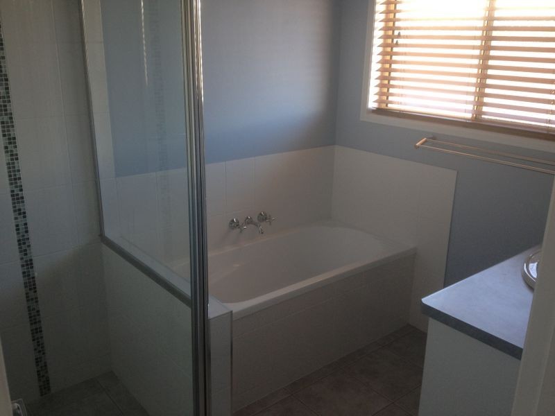 11 Edna Street, Roma QLD 4455