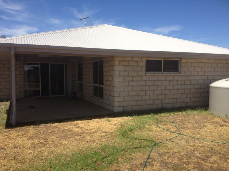 11 Edna Street, Roma QLD 4455