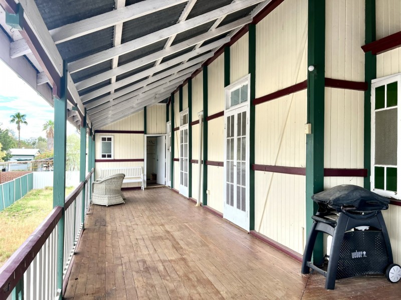 158 McDowall Street, Roma QLD 4455