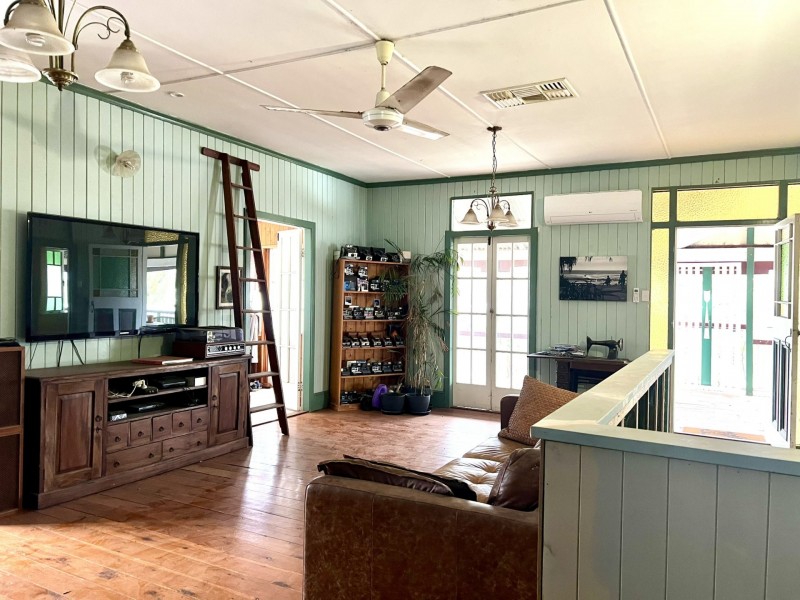 158 McDowall Street, Roma QLD 4455