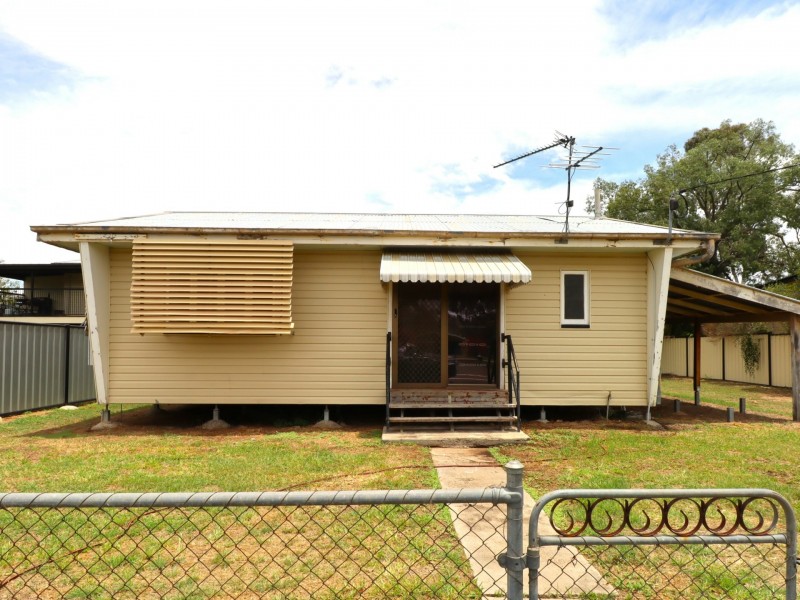 25 Charles Street, Roma QLD 4455