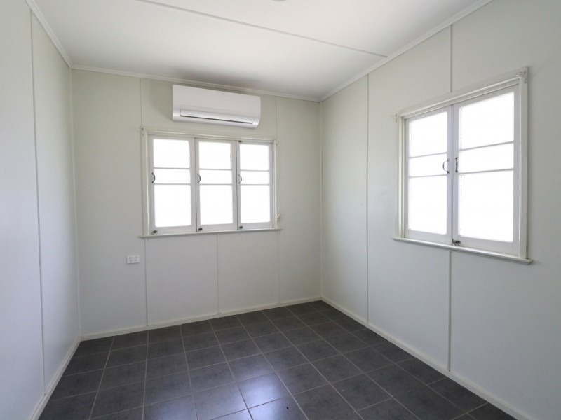 25 Charles Street, Roma QLD 4455