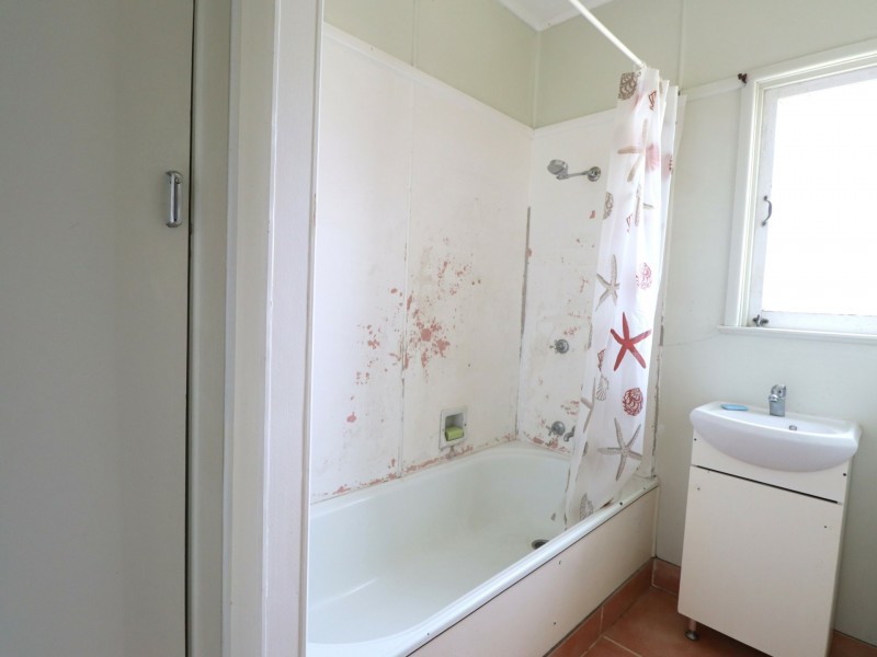 25 Charles Street, Roma QLD 4455