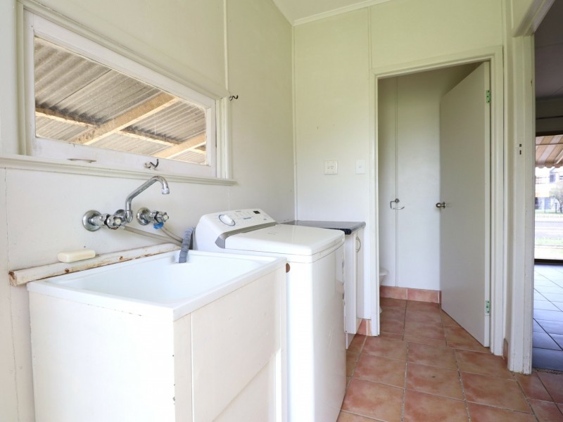 25 Charles Street, Roma QLD 4455