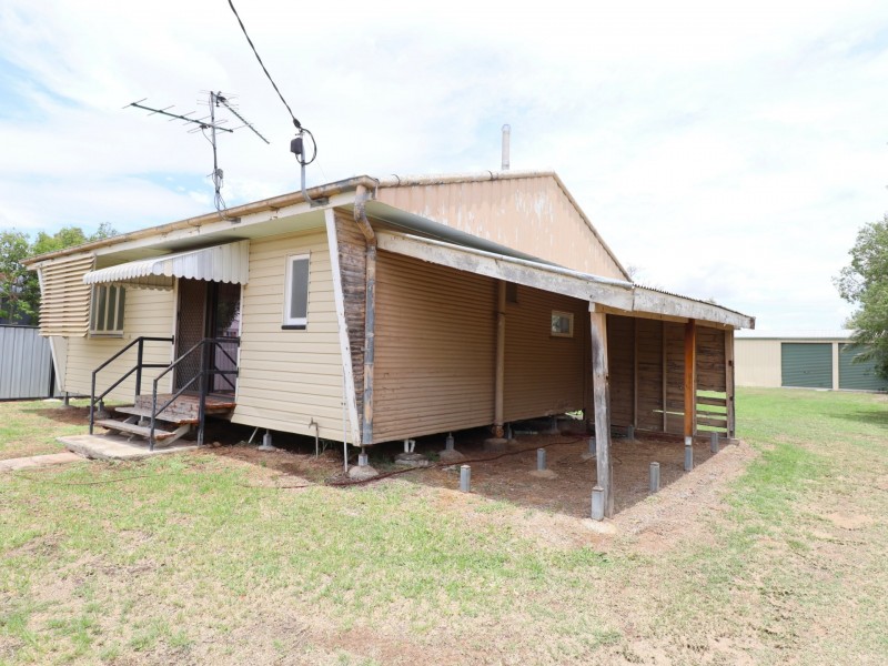 25 Charles Street, Roma QLD 4455