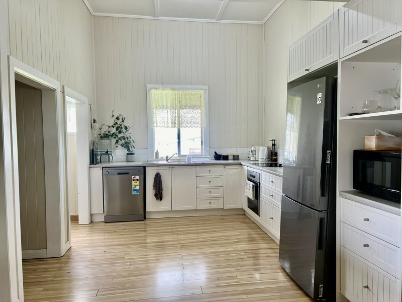 21 – 23 Station Street, Roma QLD 4455