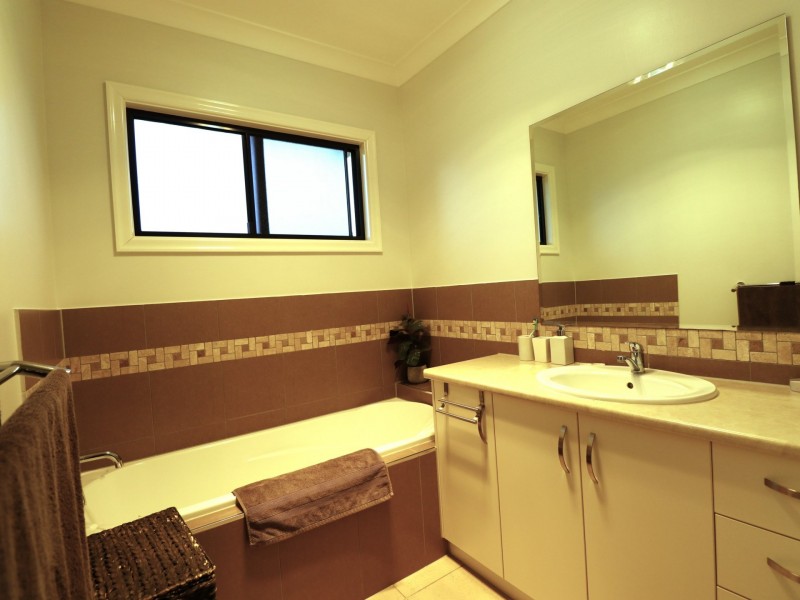 48 Duke Street, Roma QLD 4455