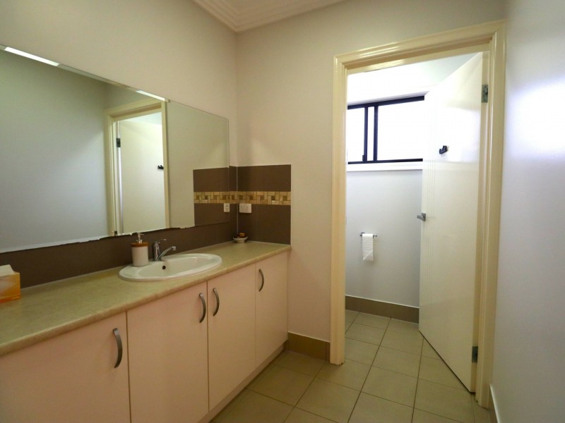 48 Duke Street, Roma QLD 4455