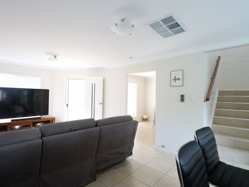 1  & 2/185 Edwardes Street, Roma QLD 4455