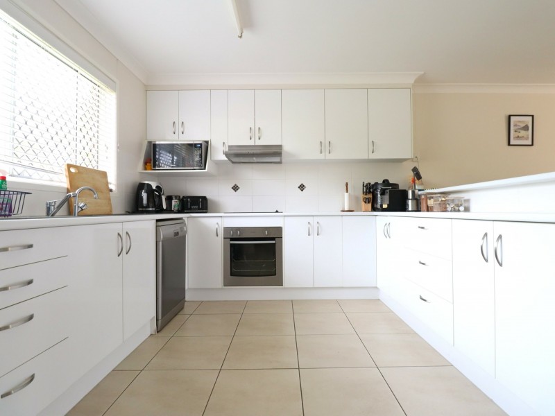 1  & 2/185 Edwardes Street, Roma QLD 4455