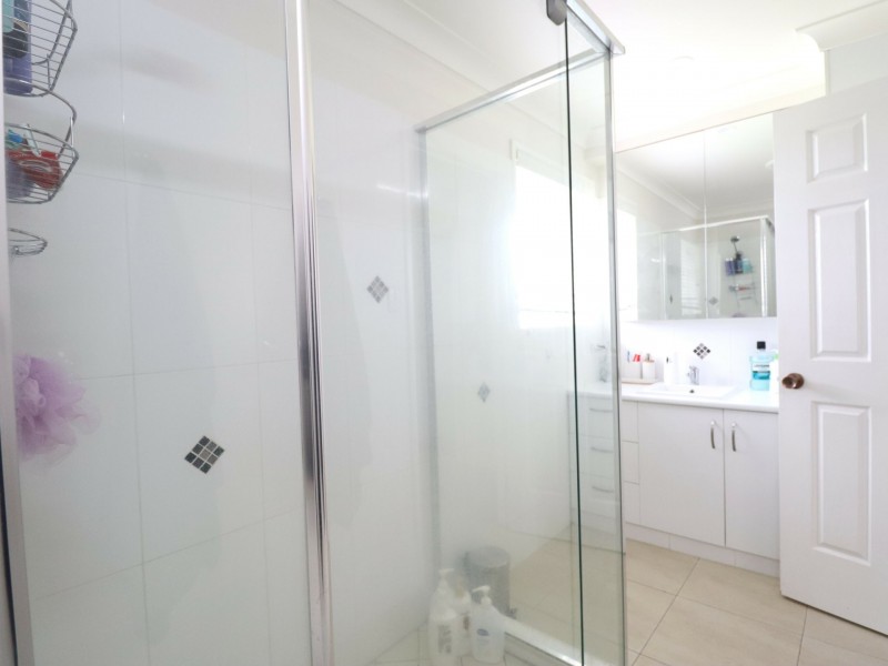 1  & 2/185 Edwardes Street, Roma QLD 4455