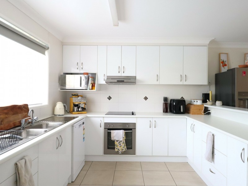 1  & 2/185 Edwardes Street, Roma QLD 4455