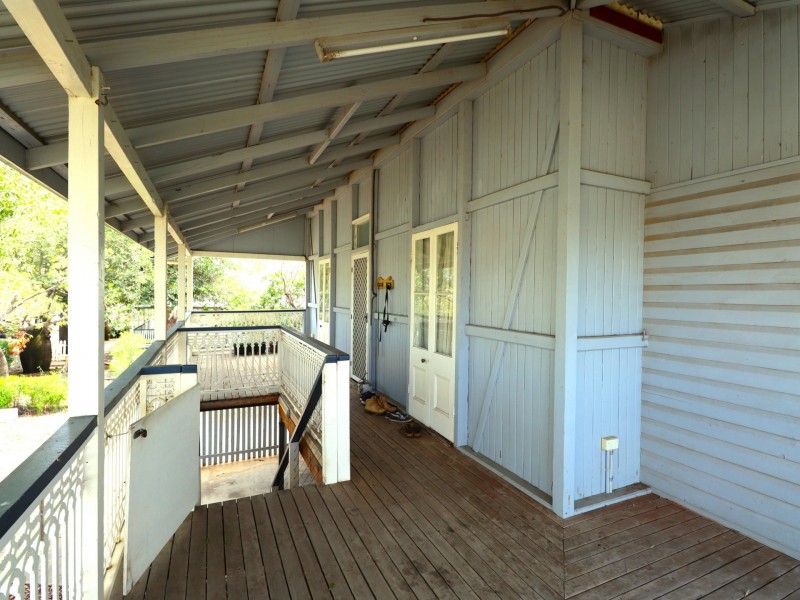 66 Charles Street, Roma QLD 4455