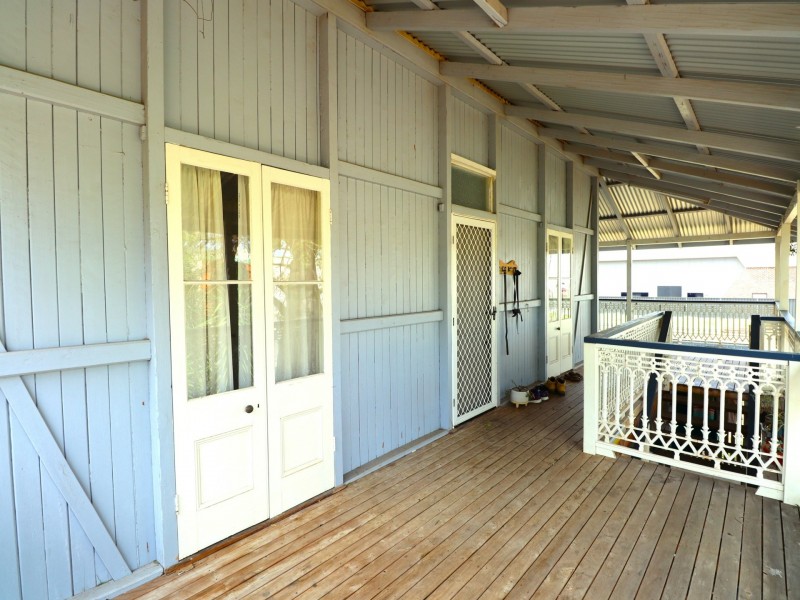 66 Charles Street, Roma QLD 4455