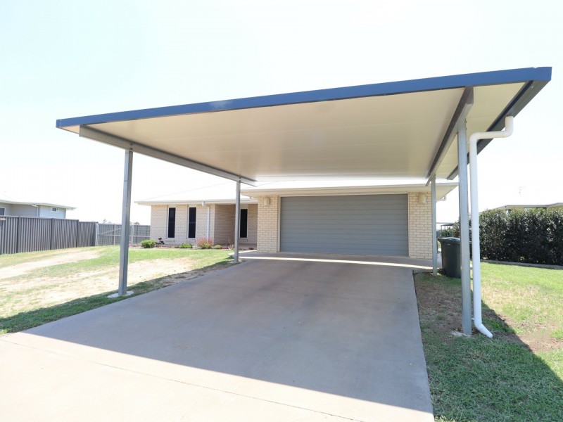 32 Beetson Drive, Roma QLD 4455