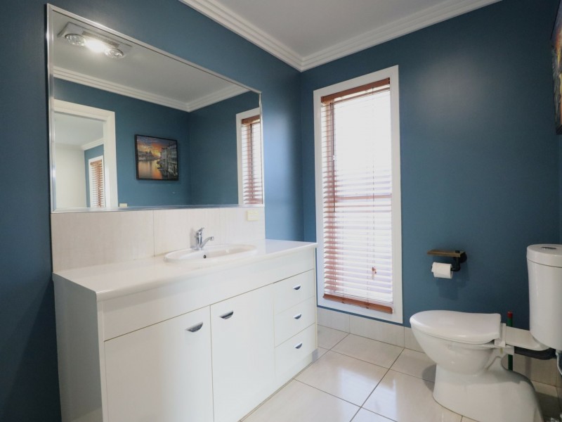 32 Beetson Drive, Roma QLD 4455