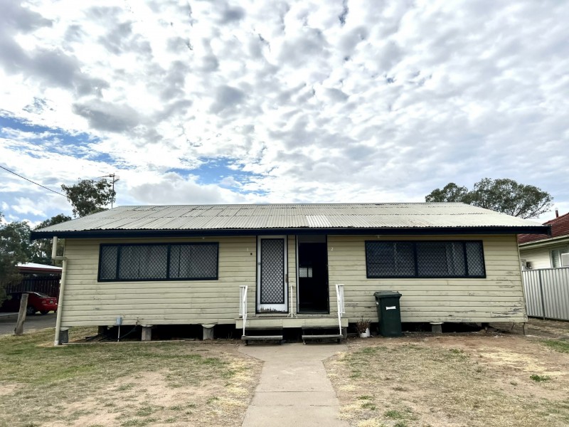 2/16 Duke Street, Roma QLD 4455