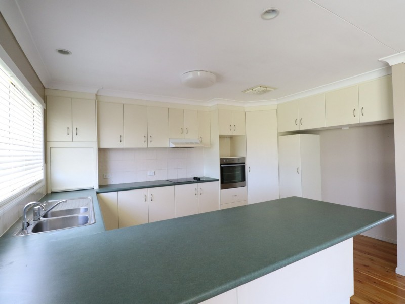8 Baker Finch Crescent, Roma QLD 4455