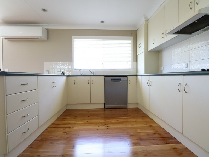 8 Baker Finch Crescent, Roma QLD 4455