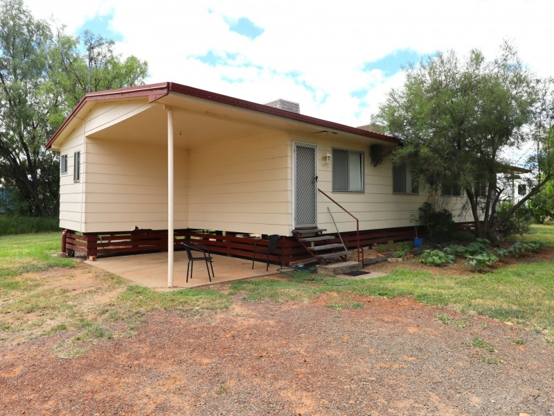 272 Edwardes Street, Roma QLD 4455