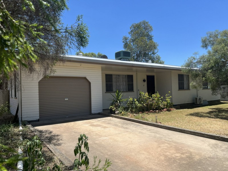 17 Foott Street, Roma QLD 4455
