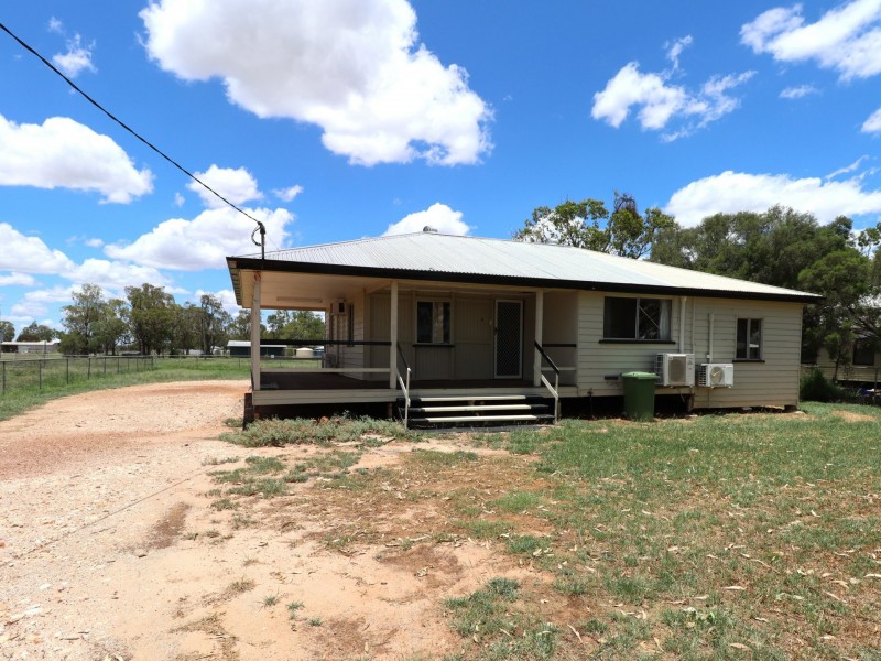 4 Russell Street, Wallumbilla QLD 4428