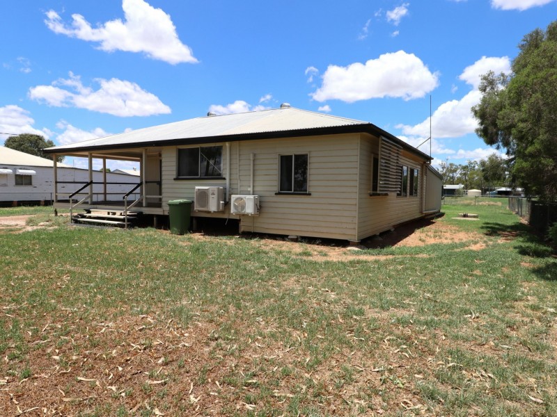 4 Russell Street, Wallumbilla QLD 4428